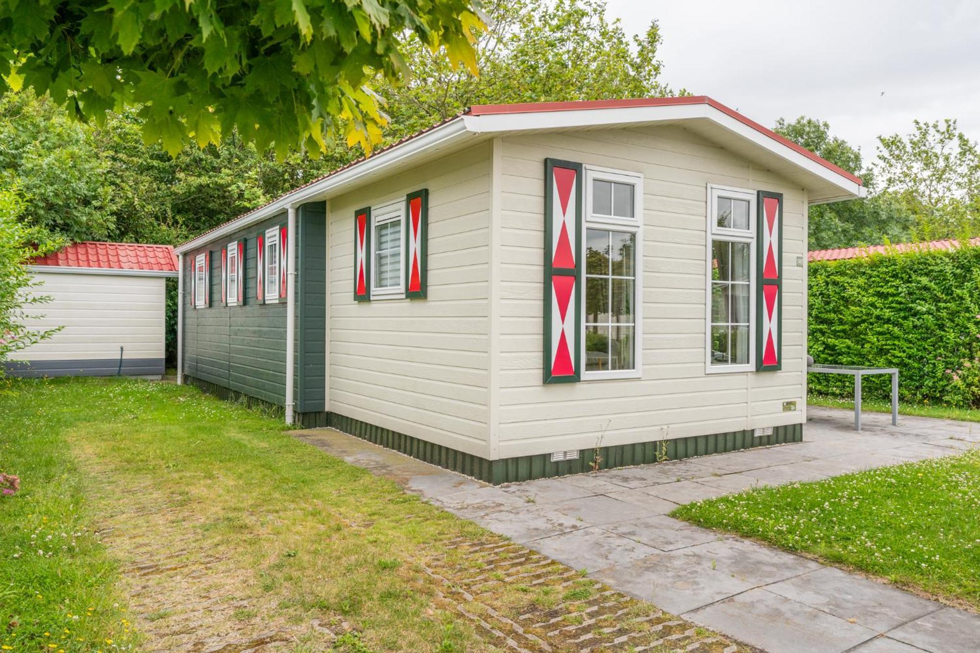 Chalet Op Vakantiepark In Baarland Villa Exterior photo